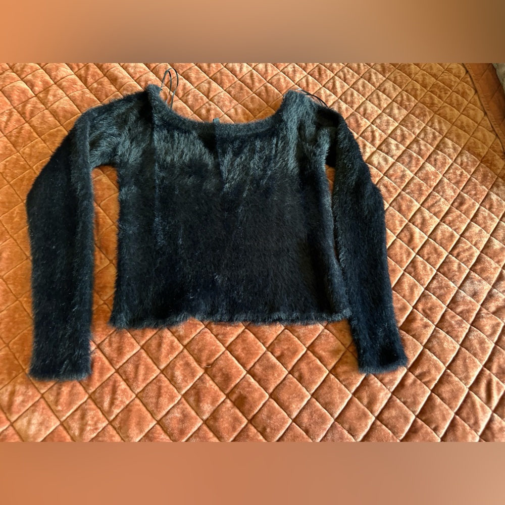 Cropped black fuzzy sweater
